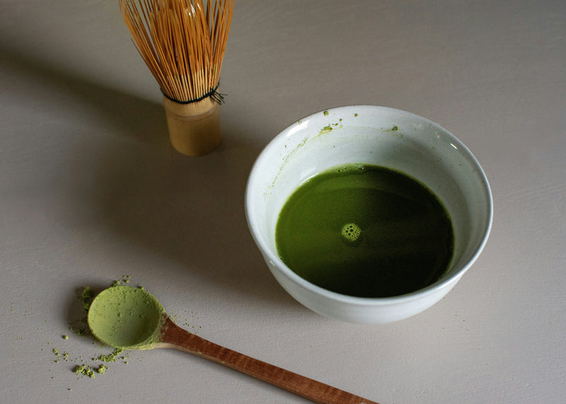 Chasen Artesanal — batidor de bambú para matcha